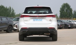 长安欧尚X7 PLUS样样出众 比竞品帅