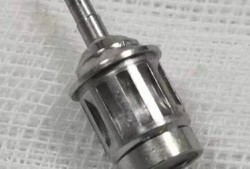 八旬老人种牙时不慎吞入螺丝刀，胃镜下及时取出化险为夷手机螺丝刀「八旬老人种牙时不慎吞入螺丝刀，胃镜下及时取出化险为夷」
