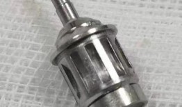 八旬老人种牙时不慎吞入螺丝刀，胃镜下及时取出化险为夷手机螺丝刀「八旬老人种牙时不慎吞入螺丝刀，胃镜下及时取出化险为夷」
